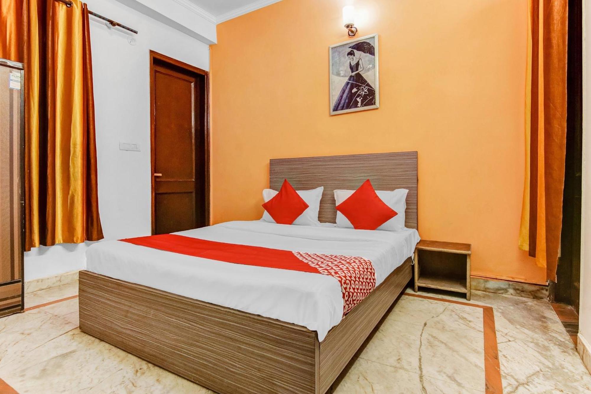 Hotel O Orlov Нойда Экстерьер фото