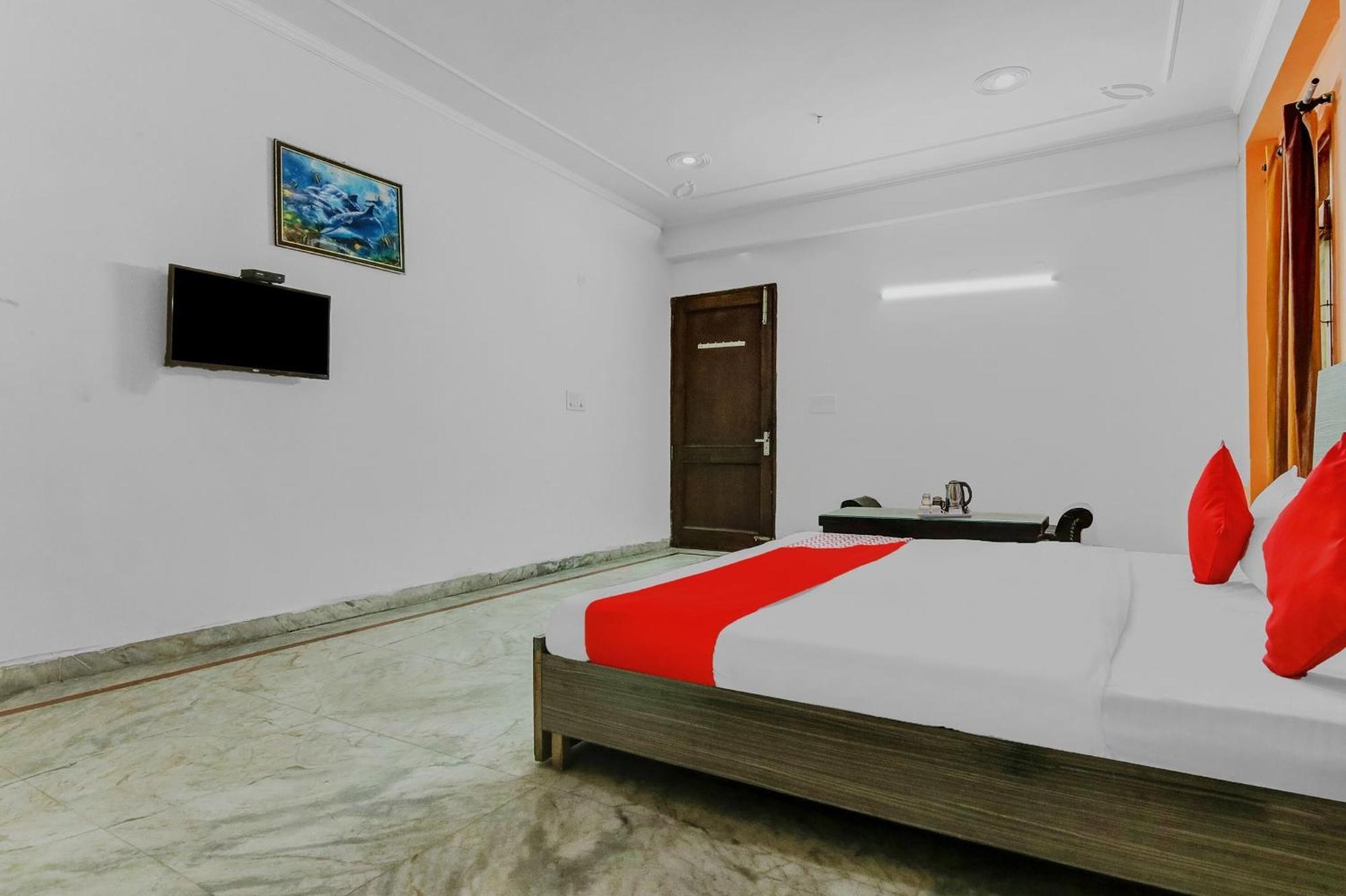 Hotel O Orlov Нойда Экстерьер фото